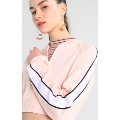 Bluzy rozpinane damskie: Juicy Couture LOGO PATCH TRICOT JACKET Bluza rozpinana light/pastel pink