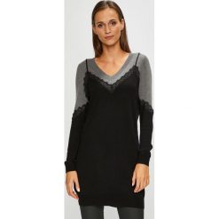 Pinko - Sukienka. Czarne sukienki damskie marki Pinko, na co dzień, s, bez wzorów, z wiskozy, casualowe, z włoskim kołnierzykiem, bez rękawów, mini, proste. W wyprzedaży za 539,90 zł.