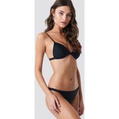 NA-KD Swimwear Side Strap Bikini Panty - Black. Czarne panty damskie NA-KD Swimwear, w paski. Za 52,95 zł.