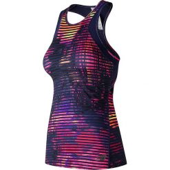 Top funkcyjny "Racerback" w kolorze granatowo-różowym. Czerwone topy sportowe damskie marki New Balance, xs, z materiału. W wyprzedaży za 121,95 zł.