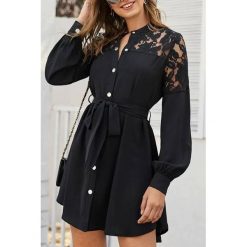 Tunika ZANILA BLACK. Czarne tuniki damskie IVET, w koronkowe wzory, z koronki, eleganckie, bez kołnierzyka, bez rękawów. W wyprzedaży za 79,00 zł.