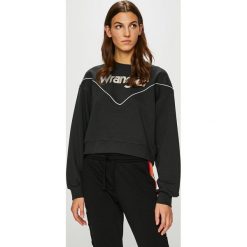 Wrangler - Bluza. Czarne bluzy damskie marki Wrangler, s, z nadrukiem, z bawełny, bez rękawów, bez kaptura. Za 239,90 zł.