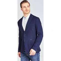 Klasyczna Marynarka. Niebieskie marynarki męskie Guess, s, bez wzorów, z elastanu, klasyczne. Za 384,00 zł.