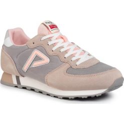 Sneakersy PEPE JEANS - Klein Archive Summer PLS31004 Light Pink 315. Szare półbuty damskie Pepe Jeans, na co dzień, bez wzorów, z jeansu, bez obcasa, na płaskiej podeszwie, bez zapięcia. Za 329,00 zł.