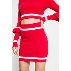 Missguided - Spódnica. Czerwone minispódniczki Missguided, z bawełny, z podwyższonym stanem, dopasowane. W wyprzedaży za 39,90 zł.