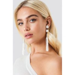 Kolczyki damskie: NA-KD Accessories Zdobione kolczyki z chwostami – White