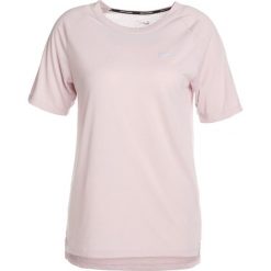 Nike Performance BREATHE TAILWIND Tshirt basic particle rose/reflective silver. Czerwone topy sportowe damskie marki Nike Performance, xl, z bawełny. W wyprzedaży za 143,10 zł.