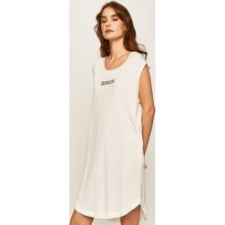 Calvin Klein - Sukienka plażowa. Czarne sukienki damskie Calvin Klein, na co dzień, s, z nadrukiem, z bawełny, casualowe, z okrągłym kołnierzem, bez rękawów, mini, proste. Za 269,90 zł.