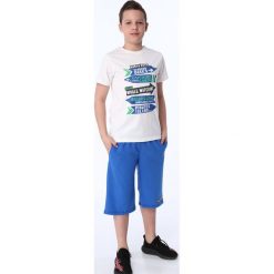 Komplet chłopięcy koszulka ze spodniami NDZ8395. Szare t-shirty chłopięce marki Fasardi, bez wzorów, bez rękawów. Za 69,00 zł.