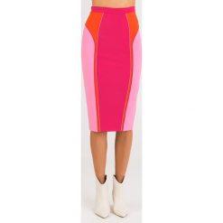 SPÓDNICA ELISABETTA FRANCHI. Spódniczki damskie Elisabetta Franchi, na imprezę, bez wzorów, z materiału, midi, dopasowane. Za 679,50 zł.