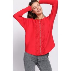 Czerwony Sweter Vagary. Czerwone swetry klasyczne damskie marki Born2be, s, z aplikacjami, z dekoltem w łódkę. Za 89,99 zł.