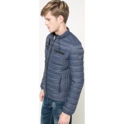 Guess Jeans - Kurtka. Niebieskie kurtki męskie marki Guess Jeans, s, z aplikacjami, z poliesteru. W wyprzedaży za 379,90 zł.