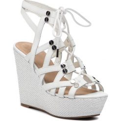Espadryle GUESS - Gray FL6GRY LEA04 WHITE. Białe espadryle damskie Guess, z aplikacjami, ze skóry, bez obcasa, na obcasie. W wyprzedaży za 579,00 zł.