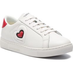 Sneakersy EMPORIO ARMANI - X3X042 XL858 A041 White/Red. Białe półbuty damskie marki Emporio Armani, bez wzorów, ze skóry, bez obcasa, na płaskiej podeszwie, bez zapięcia. Za 989,00 zł.