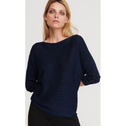 Błyszczący sweter - Granatowy. Niebieskie swetry damskie Reserved, s, bez wzorów, bez rękawów, bez kaptura. Za 79,99 zł.