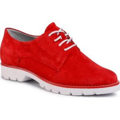 Oxfordy JANA - 8-23750-24 Red 500. Czerwone półbuty damskie Jana, bez obcasa, na płaskiej podeszwie, bez zapięcia. W wyprzedaży za 159,00 zł.