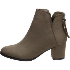 Botki damskie na słupku VINCEZA 16092 KHAKI. Brązowe botki damskie Vinceza, klasyczne, na wysokim obcasie, na obcasie, bez zapięcia. W wyprzedaży za 149,00 zł.
