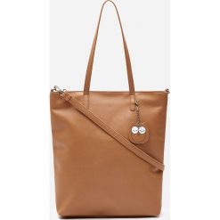 Torba shopper z brelokiem - Beżowy. Brązowe torby damskie na zakupy House, bez wzorów, z breloczkiem. W wyprzedaży za 49,99 zł.