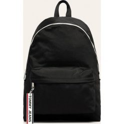 Tommy Jeans - Plecak. Niebieskie plecaki męskie Tommy Jeans, bez wzorów, z poliesteru. Za 389,90 zł.