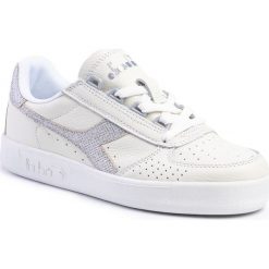 Sneakersy DIADORA - B.Elite L Wn 501.173135 C0516 White/Silver. Białe półbuty damskie Diadora, na co dzień, bez wzorów, ze skóry, bez obcasa, na płaskiej podeszwie, bez zapięcia. W wyprzedaży za 259,00 zł.