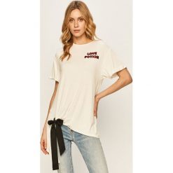 Silvian Heach - T-shirt. Białe bluzki damskie Silvian Heach, s, bez wzorów, z bawełny, klasyczne, z okrągłym kołnierzem. W wyprzedaży za 179,90 zł.