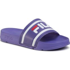 Klapki FILA - Morro Bay Slipper 2.0 Wmn 1010901.72B Ultra Violet. Fioletowe klapki damskie Fila, bez wzorów, ze skóry ekologicznej, bez obcasa. W wyprzedaży za 79,00 zł.