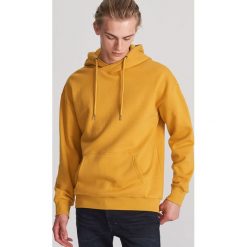Gładka bluza z kapturem - Żółty. Żółte bluzy męskie Reserved, xl, bez wzorów, z kapturem, bez rękawów, z kapturem. Za 89,99 zł.