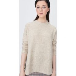 Melanżowy sweter z rozcięciami - Kremowy. Białe swetry damskie Sinsay, s, bez wzorów, bez rękawów, bez kaptura. W wyprzedaży za 44,99 zł.