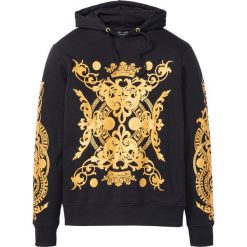 Bluza z kapturem i nadrukiem Slim Fit bonprix czarny z nadrukiem. Czarne bluzy męskie bonprix, s, z nadrukiem, z kapturem, bez rękawów, z kapturem. Za 109,99 zł.