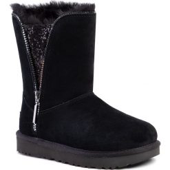 Buty UGG - W Classic Zip Boot 1103764 Blk. Czarne kozaki damskie Ugg, na zimę, z wełny, bez zapięcia. W wyprzedaży za 549,00 zł.