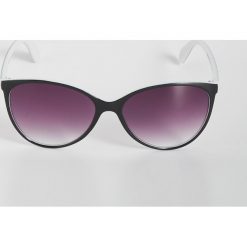 Okulary przeciwsłoneczne cat eye - Czarny. Czarne okulary przeciwsłoneczne damskie marki Sinsay. Za 14,99 zł.