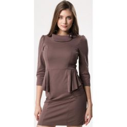 Khaki Sukienka Stableness. Brązowe sukienki damskie Born2be, xl, bez wzorów, bez kołnierzyka, bez rękawów, mini. Za 29,99 zł.