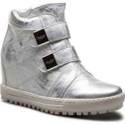 Sneakersy EKSBUT - 67-4635-369-1G Srebro. Szare półbuty damskie marki Eksbut, na co dzień, z aplikacjami, ze skóry, bez obcasa, na koturnie, bez zapięcia. W wyprzedaży za 249,00 zł.