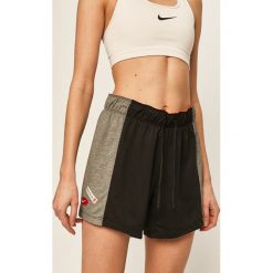 Nike - Szorty. Czarne spodenki sportowe damskie Nike, s, z nadrukiem, z poliesteru, sportowe, dri-fit (nike). Za 129,90 zł.