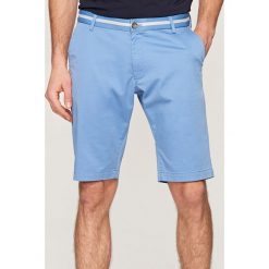 Spodenki i szorty męskie: Szorty slim fit z ozdobnym pasem - Niebieski