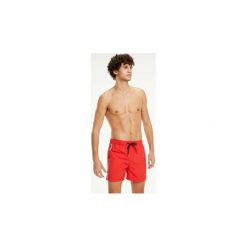 Szorty i Bermudy Tommy Hilfiger UM0UM01416 SF MEDIUM DRAWSTRING. Czerwone spodenki i szorty męskie TOMMY HILFIGER, s, bez wzorów. Za 197,17 zł.