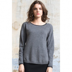 Sweter kaszmirowy w kolorze szarym. Szare swetry klasyczne damskie marki Ateliers de la Maille, z kaszmiru, z okrągłym kołnierzem. W wyprzedaży za 545,95 zł.