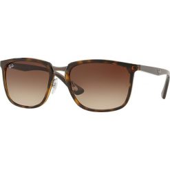 Ray-Ban - Okulary. Pomarańczowe okulary przeciwsłoneczne męskie Ray-Ban, z tworzywa sztucznego, prostokątne. W wyprzedaży za 429,90 zł.