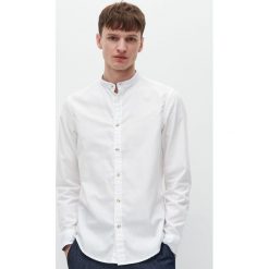 Koszula slim fit ze stójką - Biały. Białe koszule męskie Reserved, s, bez wzorów, ze stójką, bez rękawów. Za 89,99 zł.