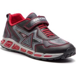 Sneakersy GEOX - J Shuttle B. B J8494B 0BU11 C0048 DD Black/Red. Szare trampki chłopięce Geox, bez wzorów, ze skóry ekologicznej, na rzepy. W wyprzedaży za 199,00 zł.