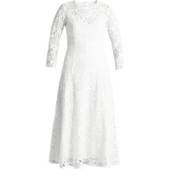 IVY & OAK BRIDAL MIDI DRESS Suknia balowa snow white. Białe sukienki damskie marki Ivy & Oak Bridal, bez wzorów, z bawełny, wizytowe, bez kołnierzyka, bez rękawów, midi. Za 719,00 zł.