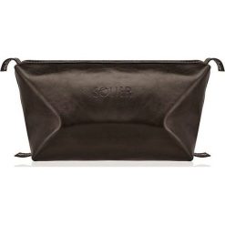 Solier Elegancka skórzana kosmetyczka męska SOLIER c.brązowa. Pomarańczowe kosmetyczki męskie Solier, bez wzorów, eleganckie. Za 159,99 zł.