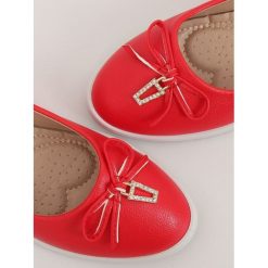 Balerinki damskie czerwone YSD-04 RED. Czerwone baleriny damskie obuwie damskie, bez wzorów, ze skóry ekologicznej, sportowe, bez obcasa. Za 54,51 zł.
