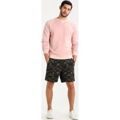 Bluzy męskie: DOCKERS ICONIC CREWNECK Bluza misty rose