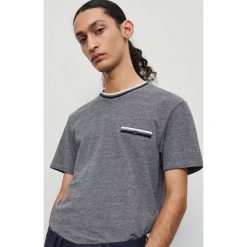 T-shirt z dzianiny pika - Czarny. Czarne t-shirty męskie Reserved, s, bez wzorów, z dzianiny, bez kołnierzyka. Za 49,99 zł.