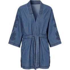 Cellbes Kimono niebieski denim female niebieski 54/56. Niebieskie marynarki damskie Cellbes, z haftami, z denimu. W wyprzedaży za 159,00 zł.