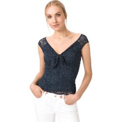 Guess Giunone Top Niebieski. Niebieskie bluzki damskie Guess, l, z aplikacjami, z elastanu, bez kołnierzyka. Za 262,95 zł.