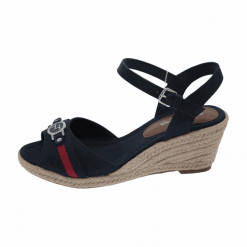 Tom Tailor sandały damskie 8090901 39 ciemnoniebieskie. Niebieskie koturny damskie Tom Tailor, bez obcasa, na koturnie, bez zapięcia. Za 219,00 zł.