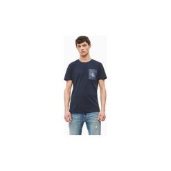 T-shirty z krótkim rękawem Calvin Klein Jeans J30J312993 MONOGRAM POCKER. Niebieskie t-shirty męskie Calvin Klein Jeans, s, bez wzorów, z jeansu, bez kołnierzyka, krótkie. Za 107,15 zł.
