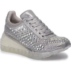 Sneakersy STEVE MADDEN - Carissa SM11000725-04001-998 Rhinestone. Szare półbuty damskie Steve Madden, bez wzorów, z tworzywa sztucznego, bez obcasa, na obcasie, bez zapięcia. W wyprzedaży za 449,00 zł.